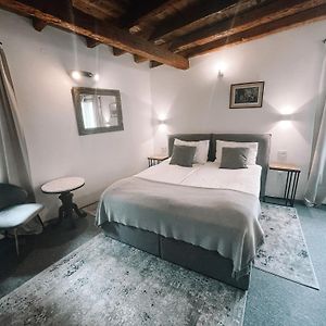 Habitación con Cama King en Edificio Anexo